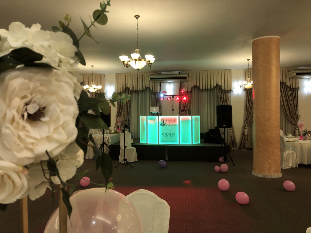 Formatie ieftina l Dj solist pentru botez